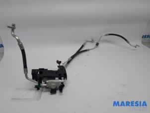 Usagé Tuyau clim Renault Zoé (AG) R90 Prix € 100,00 Règlement à la marge proposé par Maresia Parts