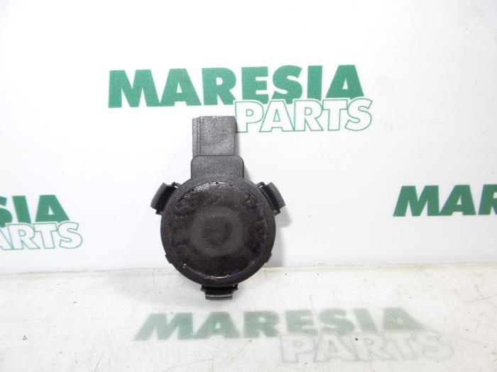 Begagnade Regnsensor Peugeot 607 (9D/U) 2.2 HDi 16V FAP Pris € 40,00 Marginaltabell erbjuds av Maresia Parts