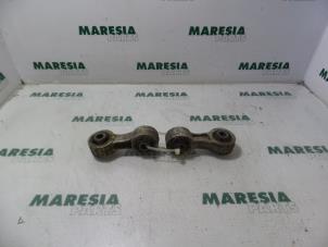 Usagé Bielette barre stabilisatrice Lancia Thesis (841) 2.4 20V Prix € 35,00 Règlement à la marge proposé par Maresia Parts