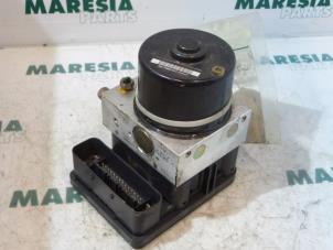 Używane Pompa ABS Citroen C5 I Break (DE) 2.0 HDi 110 Cena € 105,00 Procedura marży oferowane przez Maresia Parts