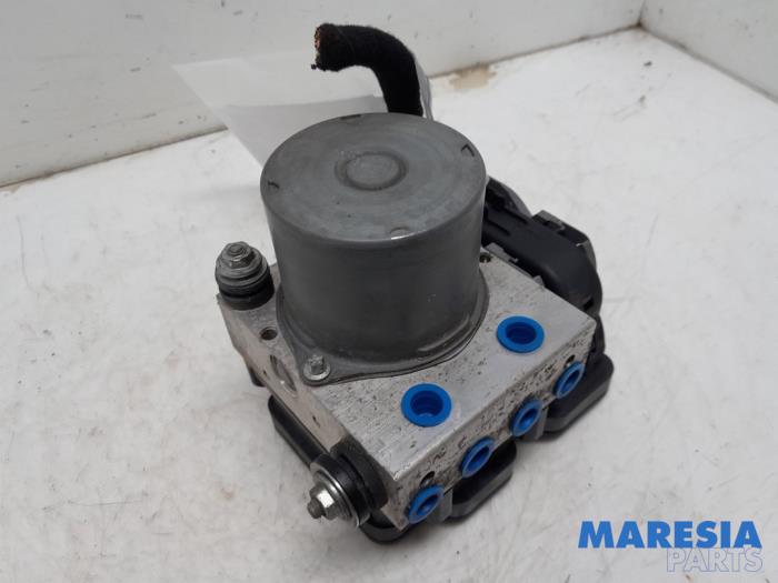Usagé Bloc ABS Fiat Ducato (250) 2.3 D 130 Multijet Prix € 301,29 Prix TTC proposé par Maresia Parts