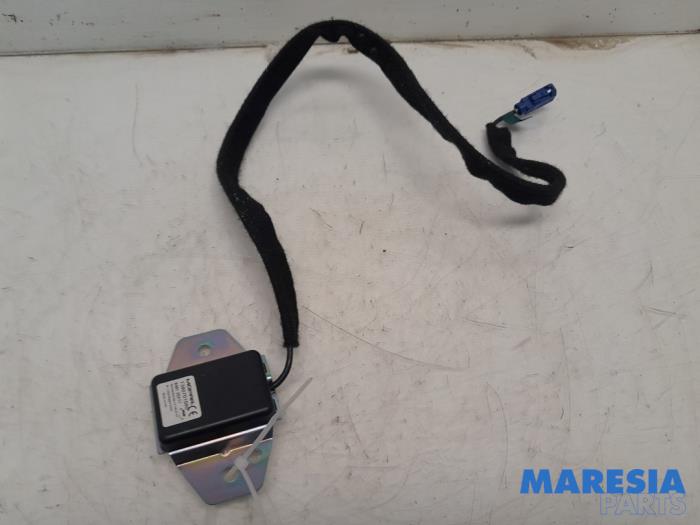 Używane Antena GPS Fiat Ducato (250) 2.3 D 130 Multijet Cena € 24,20 Z VAT oferowane przez Maresia Parts
