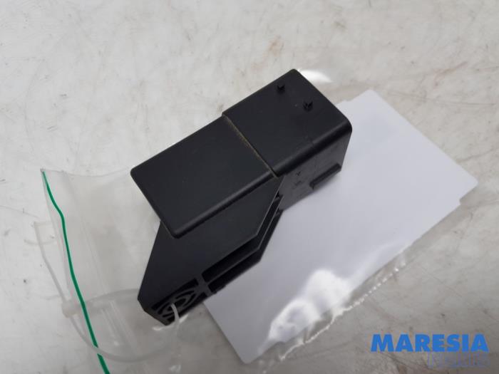 Używane Modul wentylator Peugeot 308 CC (4B) 2.0 HDiF 16V Cena € 14,95 Procedura marży oferowane przez Maresia Parts