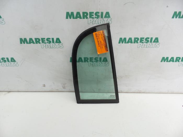 Usados Ventanilla triangular derecha detrás Renault Vel Satis (BJ) 2.2 dCi 150 16V Precio € 65,00 Norma de margen ofrecido por Maresia Parts