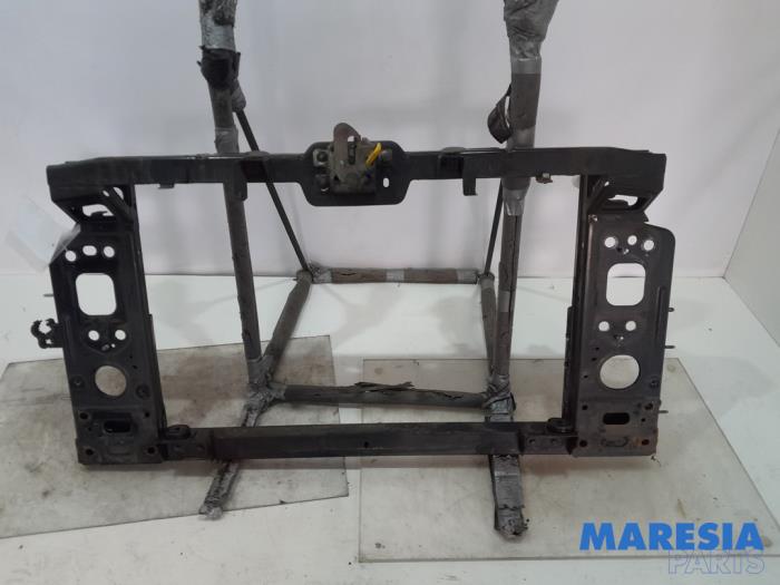 Begagnade Front Alfa Romeo Giulietta (940) 1.4 TB 16V Pris € 89,95 Marginaltabell erbjuds av Maresia Parts