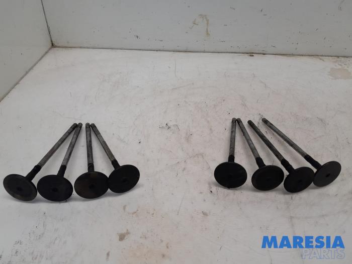 Gebrauchte Einlassventil Peugeot Boxer (U9) 3.0 HDi 160 Euro 4 Preis € 48,40 Mit Mehrwertsteuer angeboten von Maresia Parts