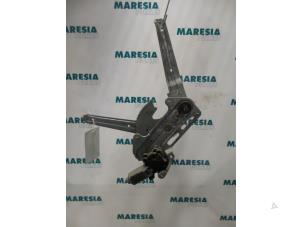 Used Window mechanism 4-door, front right Renault Safrane I 2.2i Si 8V Price € 40,00 Margin scheme offered by Maresia Parts
