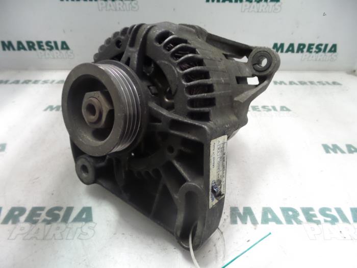 Begagnade Dynamo Fiat Punto Pris € 40,00 Marginaltabell erbjuds av Maresia Parts