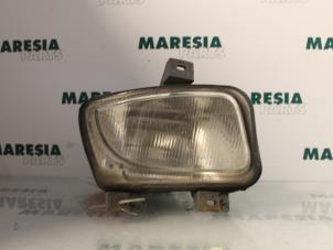 Używane Swiatlo przeciwmgielne prawy przód Alfa Romeo 166 3.0 V6 24V Cena € 30,00 Procedura marży oferowane przez Maresia Parts