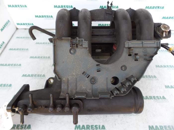 Gebrauchte Ansaugbrugge Renault Clio (B/C57/357/557/577) 1.2 Eco Kat. Preis € 30,00 Margenregelung angeboten von Maresia Parts