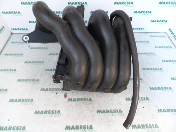 Gebrauchte Ansaugbrugge Renault Clio II (BB/CB) 1.4 Preis € 30,00 Margenregelung angeboten von Maresia Parts