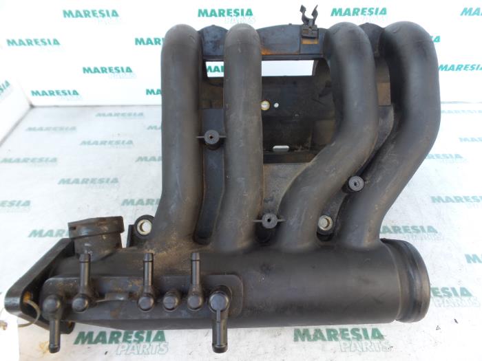 Gebrauchte Ansaugbrugge Renault Clio (B/C57/357/557/577) 1.2 Eco Kat. Preis € 30,00 Margenregelung angeboten von Maresia Parts