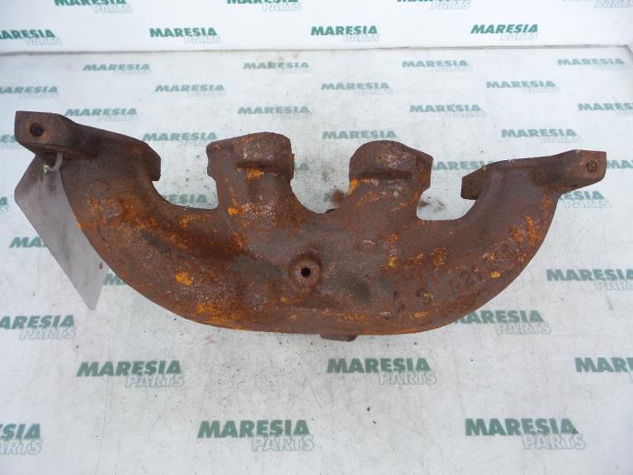 Gebrauchte Abgaskrümmer Peugeot 206 (2A/C/H/J/S) 1.4 XR,XS,XT,Gentry Preis € 50,00 Margenregelung angeboten von Maresia Parts