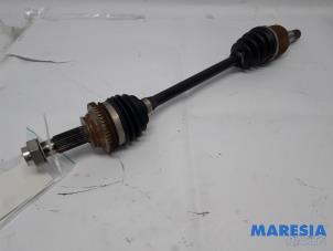 Usagé Arbre de transmission avant gauche Opel Karl 1.0 12V Prix € 65,00 Règlement à la marge proposé par Maresia Parts