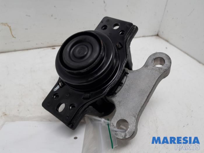 Used Engine mount Opel Karl 1.0 12V Price € 20,00 Margin scheme offered by Maresia Parts