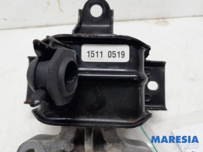 Engine mount from a Opel Karl 1.0 12V 2019