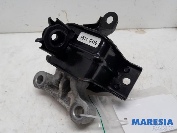Engine mount from a Opel Karl 1.0 12V 2019