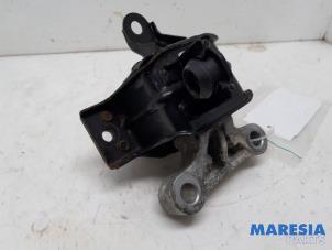 Engine mount from a Opel Karl 1.0 12V 2019