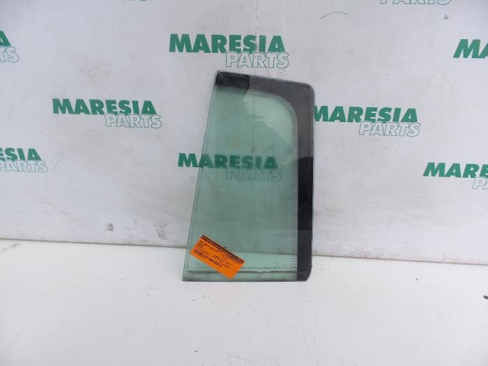 Usados Ventanilla triangular izquierda detrás Renault Megane II Grandtour (KM) 1.5 dCi 80 Precio € 25,00 Norma de margen ofrecido por Maresia Parts
