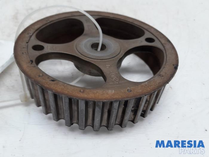 Begagnade Kamaxeldrev Renault Laguna III Estate (KT) 2.0 Turbo 16V GT Pris € 24,99 Marginaltabell erbjuds av Maresia Parts