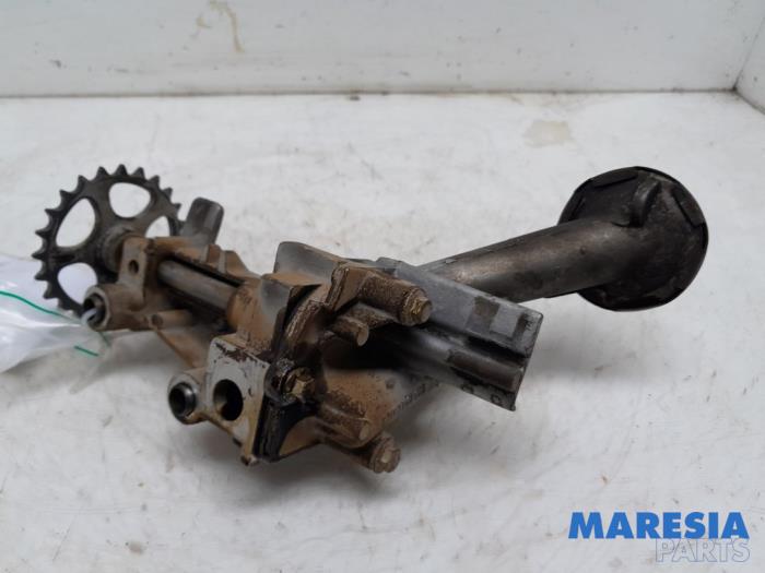 Gebrauchte Ölpumpe Renault Laguna III Estate (KT) 2.0 Turbo 16V GT Preis € 60,00 Margenregelung angeboten von Maresia Parts
