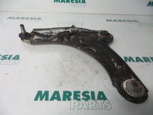 Used Front lower wishbone, left Renault Vel Satis (BJ) 3.0 dCi V6 24V Price € 35,00 Margin scheme offered by Maresia Parts