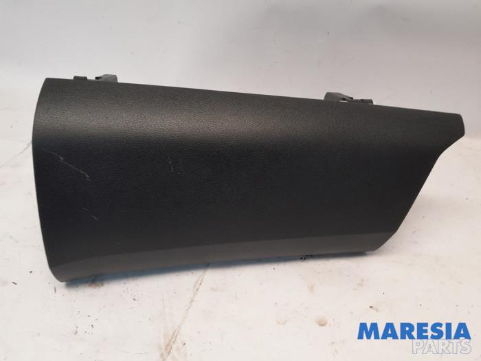 Begagnade Handskfack Citroen Jumpy 1.5 Blue HDi 120 Pris € 42,35 Inklusive moms erbjuds av Maresia Parts