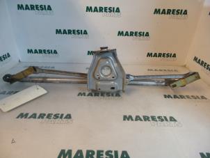 Used Wiper mechanism Renault Clio II Societe (SB) 1.9 D Price € 25,00 Margin scheme offered by Maresia Parts