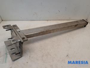 Usagé Support partie avant Citroen C4 Grand Picasso (3A) 1.6 16V VTi 120 Prix € 25,00 Règlement à la marge proposé par Maresia Parts