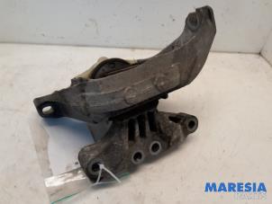 Engine mount from a Citroën C4 Grand Picasso (3A) 1.6 16V VTi 120 2014
