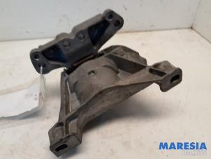 Engine mount from a Citroën C4 Grand Picasso (3A) 1.6 16V VTi 120 2014