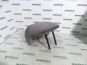 Used Headrest Peugeot 407 SW (6E) 2.0 HDiF 16V Price € 40,00 Margin scheme offered by Maresia Parts