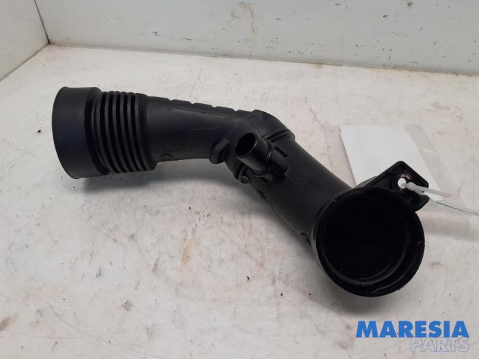 Gebrauchte Intercooler Rohr Citroen Jumpy 1.5 Blue HDi 120 Preis € 15,13 Mit Mehrwertsteuer angeboten von Maresia Parts