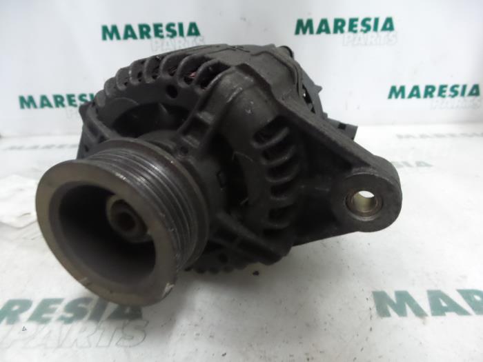 Begagnade Dynamo Fiat Brava (182B) 1.6 16V Pris € 40,00 Marginaltabell erbjuds av Maresia Parts