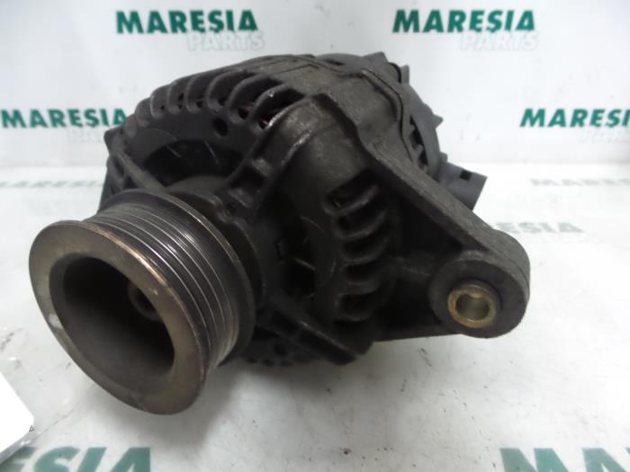 Begagnade Dynamo Fiat Brava (182B) 1.6 16V Pris € 40,00 Marginaltabell erbjuds av Maresia Parts