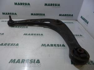 Used Front lower wishbone, left Renault Espace (JE) 2.0i 16V Price € 30,00 Margin scheme offered by Maresia Parts