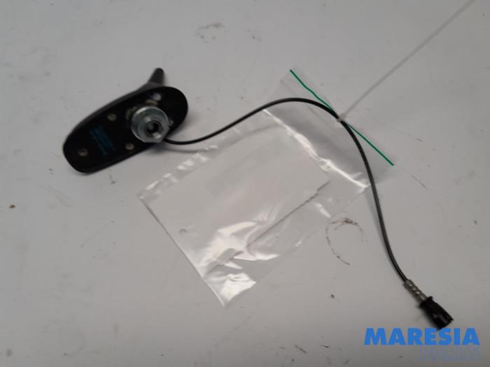 Używane Antena Citroen DS3 (SA) 1.6 16V VTS THP 155 Cena € 14,99 Procedura marży oferowane przez Maresia Parts