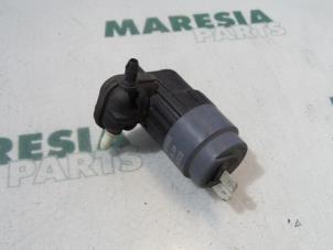 Używane Pompa spryskiwacza przód Lancia Ypsilon (843) 1.3 JTD 16V Multijet Cena € 15,00 Procedura marży oferowane przez Maresia Parts