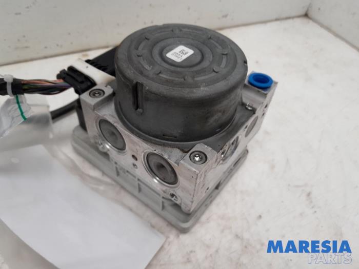 Begagnade ABS-pump Peugeot 208 I (CA/CC/CK/CL) 1.4 16V Pris € 69,99 Marginaltabell erbjuds av Maresia Parts