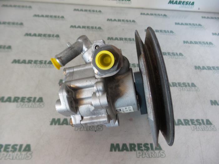 Power steering pump from a Fiat Coupé 2.0 16V 1996