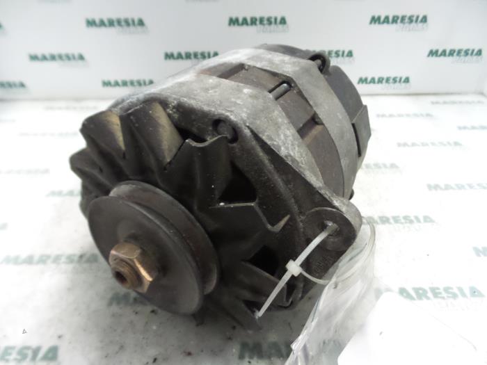 Gebrauchte Dynamo Renault Espace (J/S6) 2.2 i Preis € 39,99 Margenregelung angeboten von Maresia Parts