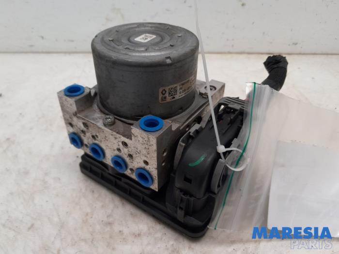 Begagnade ABS-pump Fiat Talento 2.0 EcoJet BiTurbo 145 Pris € 254,10 Inklusive moms erbjuds av Maresia Parts