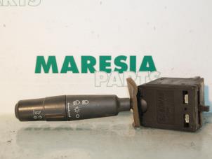 Gebrauchte Richtungsanzeiger Schalter Peugeot 106 I 1.0i Preis € 25,00 Margenregelung angeboten von Maresia Parts