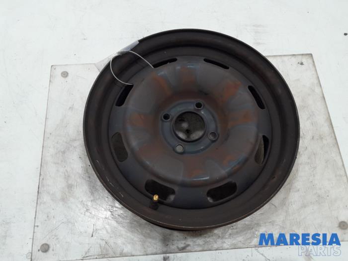 Używane Obrecz Peugeot 208 I (CA/CC/CK/CL) 1.2 Vti 12V PureTech 82 Cena € 20,00 Procedura marży oferowane przez Maresia Parts