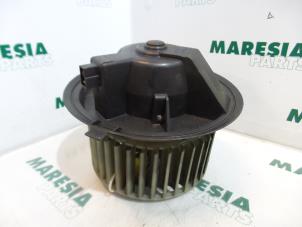 Usados Motor de ventilador de calefactor Fiat Brava (182B) 1.4 S,SX 12V Precio € 25,00 Norma de margen ofrecido por Maresia Parts