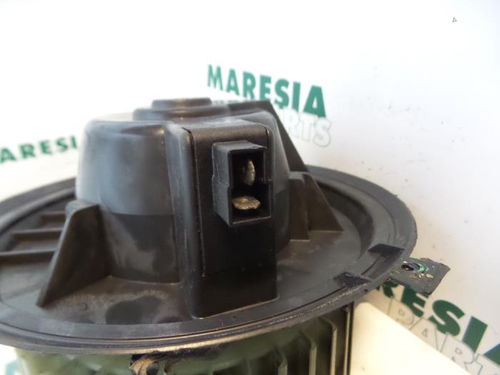 Heating and ventilation fan motor from a Fiat Brava (182B) 1.4 S,SX 12V 1998