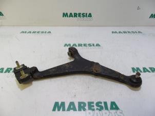 Używane Wahacz zawieszenia dolny prawy przód Peugeot 106 I 1.4 XT i Cena € 20,00 Procedura marży oferowane przez Maresia Parts