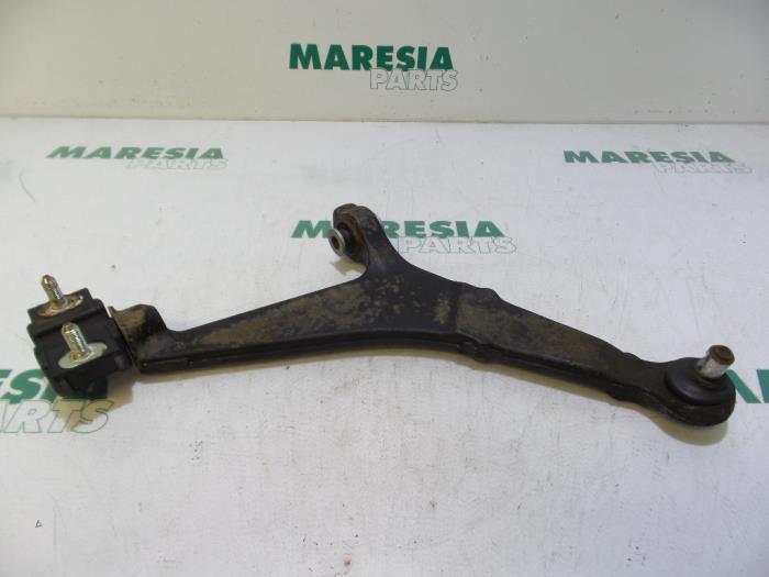Front lower wishbone, right from a Peugeot 106 I 1.0i 1994