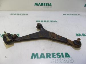 Używane Wahacz zawieszenia dolny prawy przód Peugeot 106 II 1.4 XN,XR,XS,XT Cena € 20,00 Procedura marży oferowane przez Maresia Parts