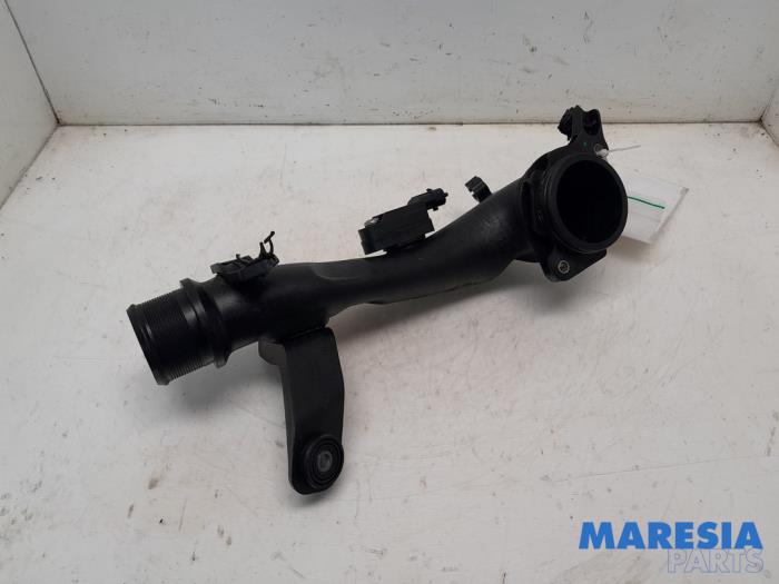 Intercooler Rohr van een Fiat Panda (312) 0.9 TwinAir Turbo 85 2013